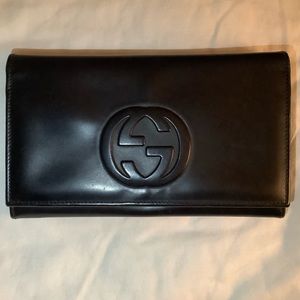 Authentic Gucci Kiss lock Wallet In Good Used Condition